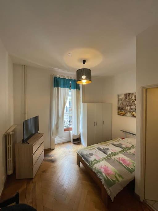 Flat Apartment *